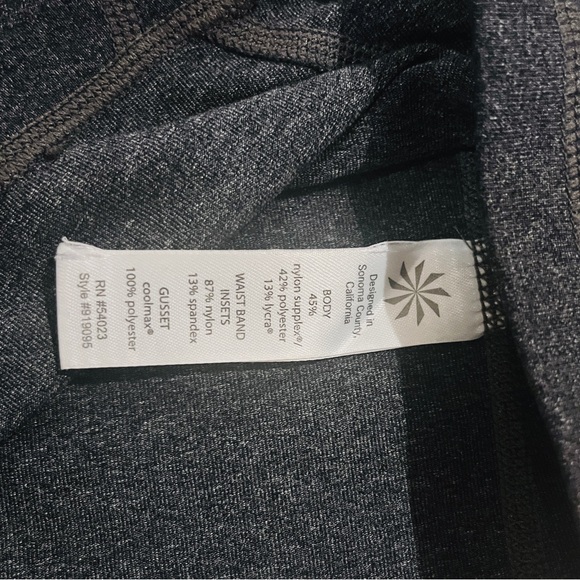 ✨🩶 ATHLETA Flare Pant 🩶✨ - Picture 5 of 6